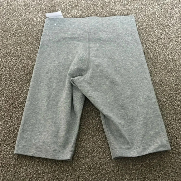 NWT Nike Tight For Mid Rise Short Length Bike Shorts Gray Size XS - Picture 6 of 6